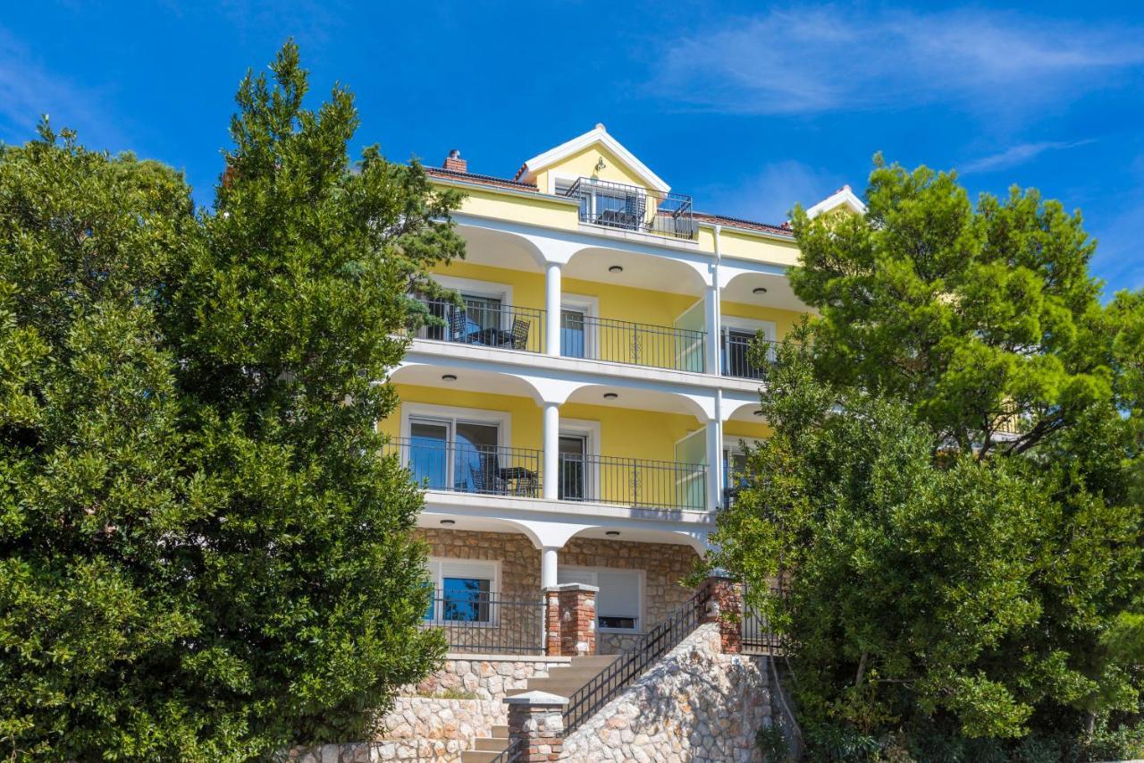 Palace Paulina Apartments Novi Vinodolski Exterior photo