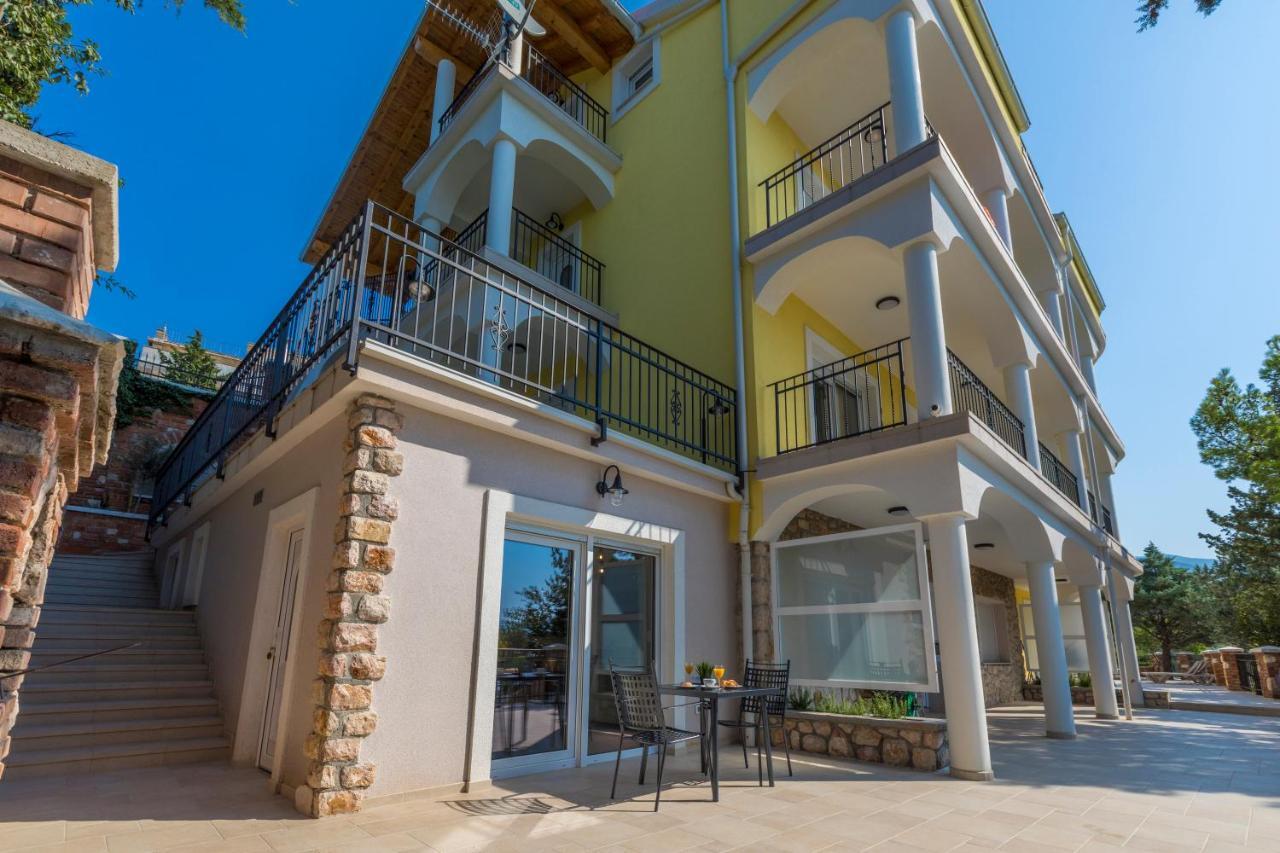 Palace Paulina Apartments Novi Vinodolski Exterior photo