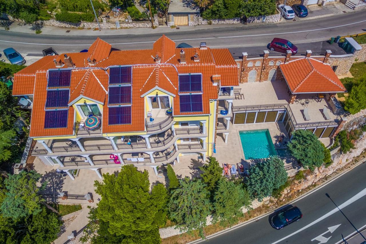 Palace Paulina Apartments Novi Vinodolski Exterior photo