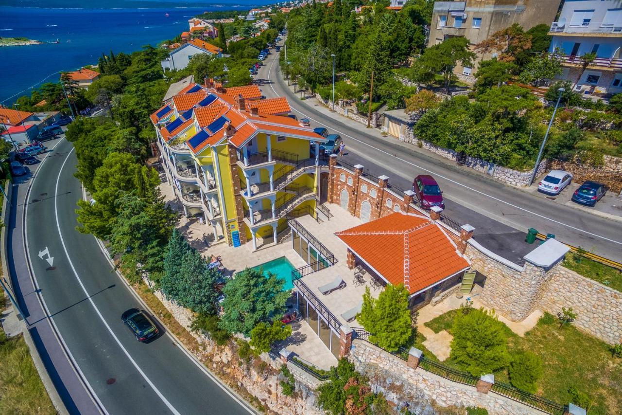 Palace Paulina Apartments Novi Vinodolski Exterior photo